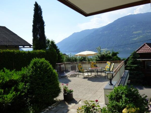 Terrasse mit Seeblick