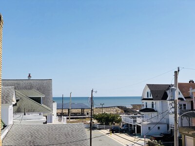 Oceanblock Home with 8 bedrooms and Ocean Views!