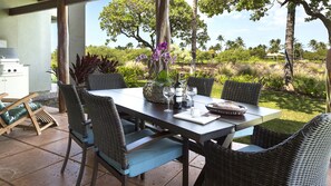 Enjoy the Hawaiian sunset from our lanai. 