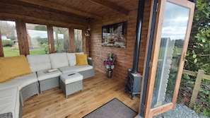 12x12 luxury heated cabin for relaxing with superfast WiFi 