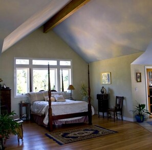 Master Bedroom Suite with sky frescoe
