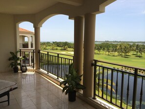 Rear balcony with view of 18th hole and ocean