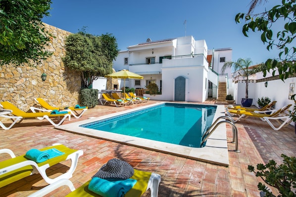 Algarve villa holidays