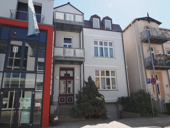 Straßenansicht