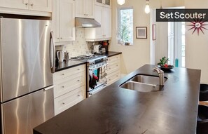 Silestone island and quality appliances. 