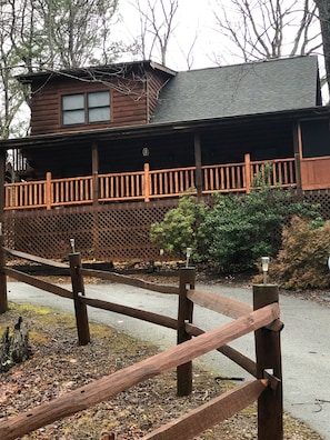 Driveway view of The Shady Rest 