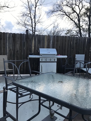 Outdoor grill and table