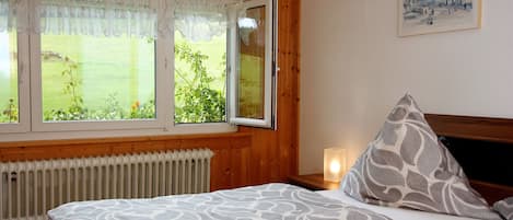 Ferienwohnung 1, 55qm, 2 Schlafräume, max. 5 Personen-Schlafzimmer