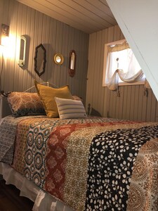 Cozy little A-Frame located in beautiful Harbor Springs.