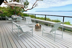 Mesmerizing 270 degree west facing view. Oversized deck. Epic epic sunsets. 