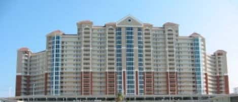 Beautiful, Newer Gulf front complex in the heart of Gulf Shores