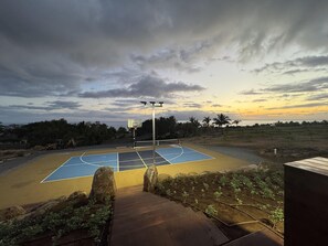 Pickleball &amp; 1/2 Court Basketball