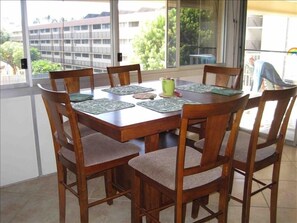 Dining room table (it's expandable too!)