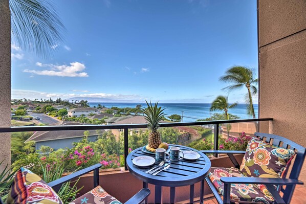 Lahaina Vacation Rental Condo | 2BR | 2BA | 1,300 Sq Ft | Step-Free Entry