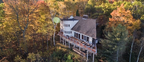 Unique, architecturally designed home at the top of Campton Mountain