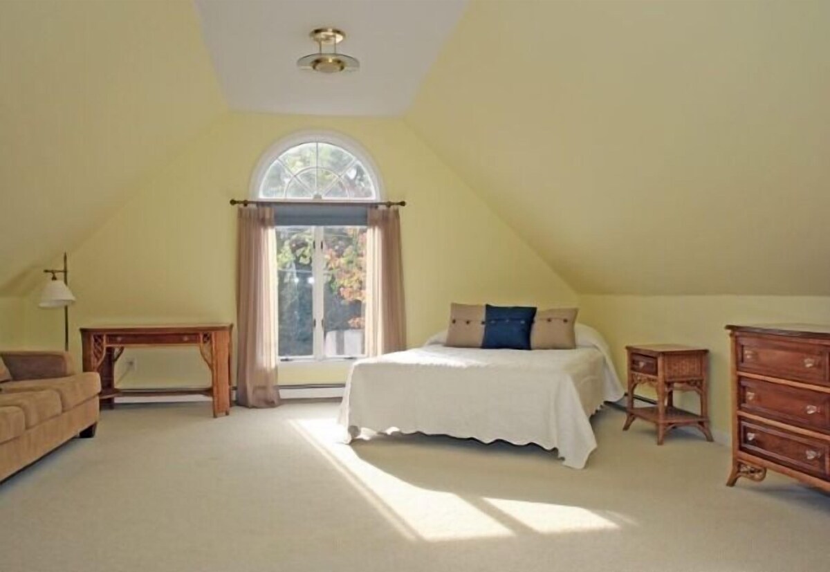 Wingaersheek, Private & Public Beach, Luxury Home, Ext’d Family Show Annisquam