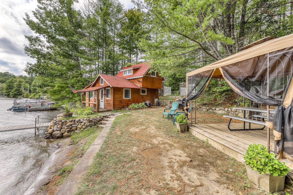 Lakefront cabin with beautiful views, lake and beach access