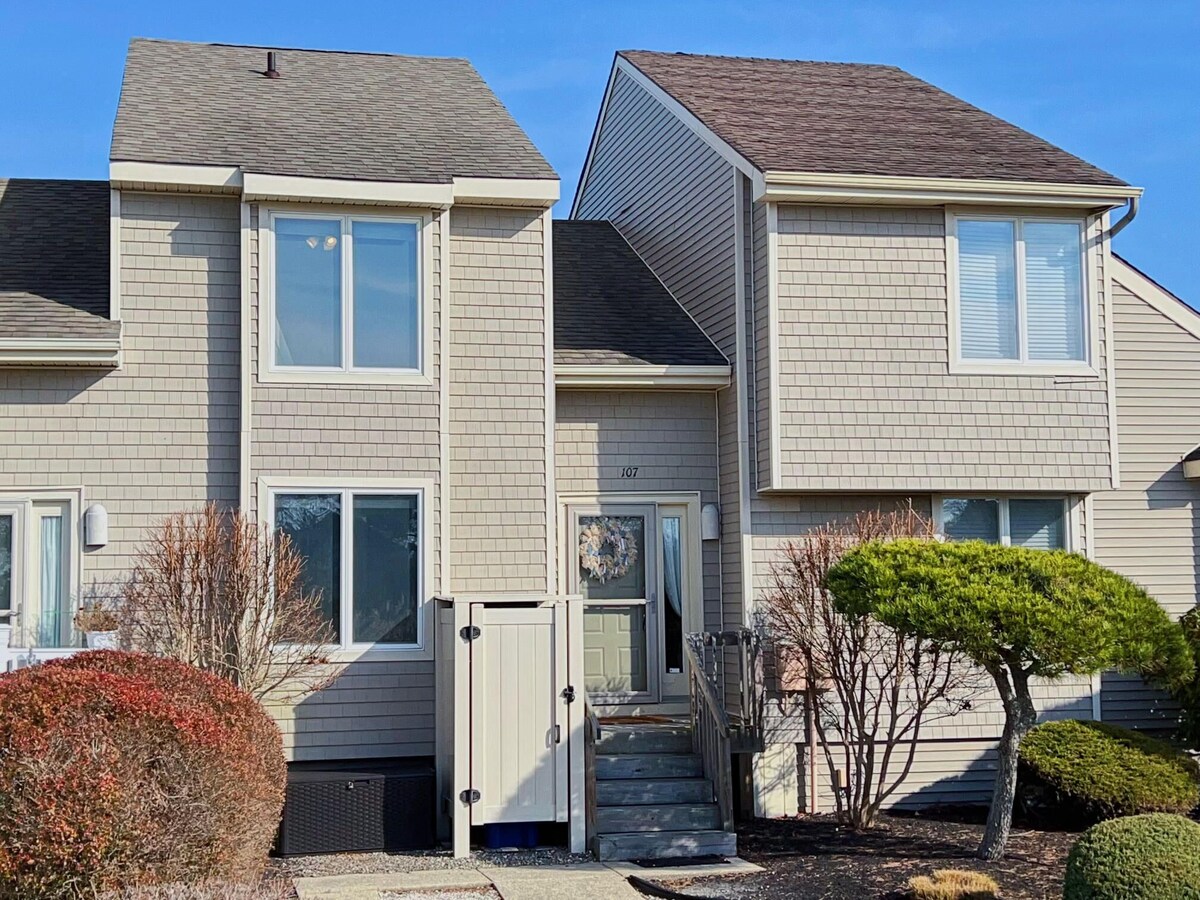 Recently Remodeled Bayside Retreat in the Tranquility of Diamond Beach!