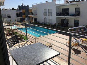 View over pool area 