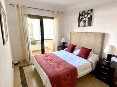 Duquesa (Manilva) F'line beach location/G’floor/2Bed-Bath/Garage/AirCon/24hr Sec