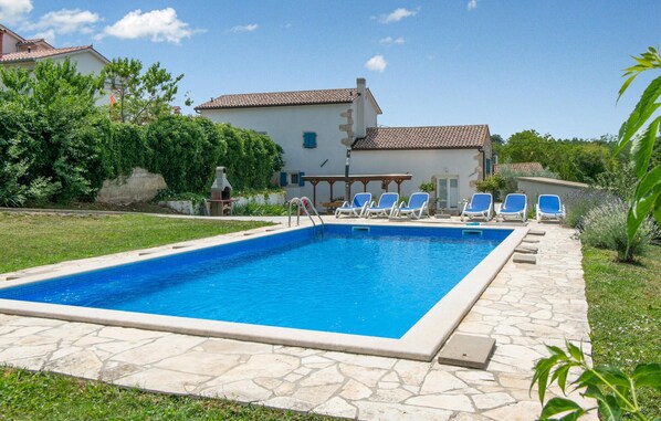pool