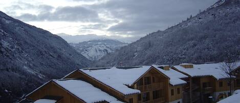 Vue sur la vallée depuis  la résidence des Eaux d'Orelle