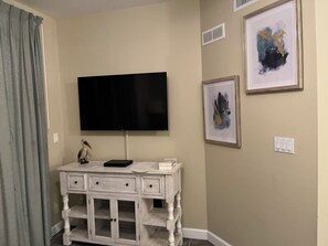 HD Streaming TV in Living Room