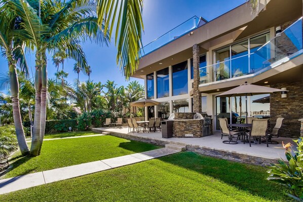 Villa 2 is on the right side