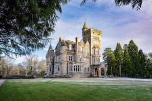 Dollarbeg Castle - front lawn
