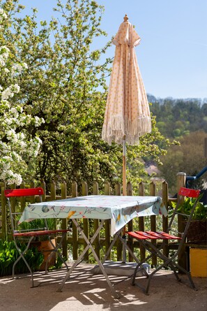 Terrasse in der Vormittagssonne