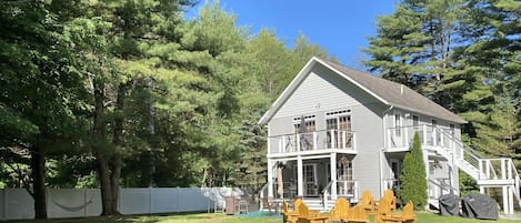 Hammock, patio,
Fire pit, horseshoes and deck