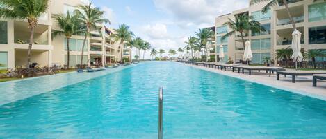 The Elements Infinity Pool