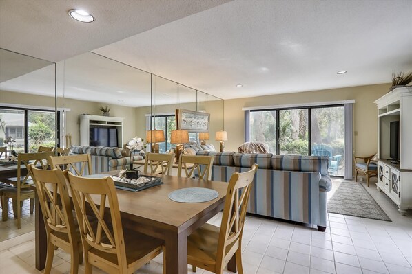 Main Level-Dining Area