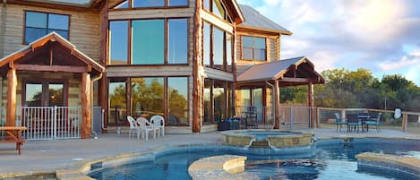 Pool with Hot Tub