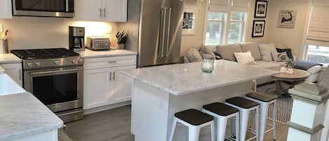 Marble counter top kitchen with stainless appliances+all the comforts of home.