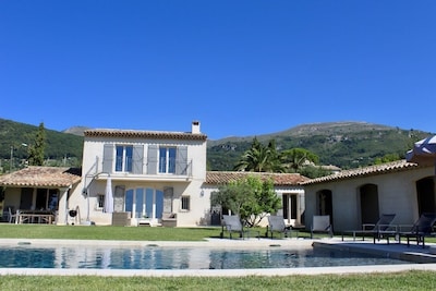 Lovely 6 bedroom villa with panoramic views and big pool