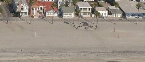 Quiet beach front neighborhood 40 yards from beach