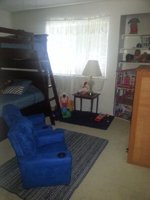 Kids Bedroom with bunkbeds and trundle