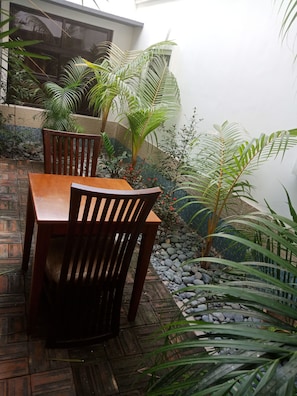 Outdoor dining