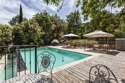 Luxuriöse Villa und Studio mit privatem Pool und Garten 4600m2