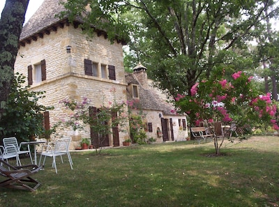 Chantegrel - casa perigordiana con terraza privada, jardín, piscina y playarea