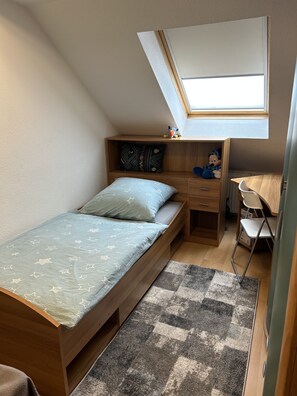 Schlafzimmer 2