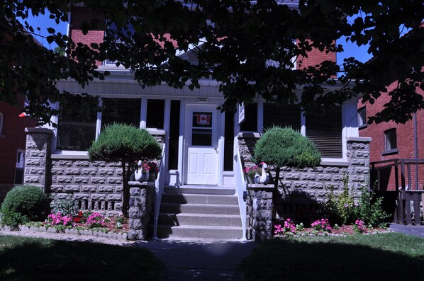 Ambassador B&B Guest Home front Entrance