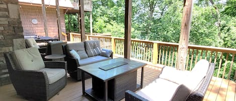 Deck (1)