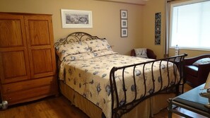 New Queen bed with New Sealy Posturepedic bed.