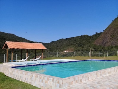 Chalé duplex reformado na Terê-Friburgo