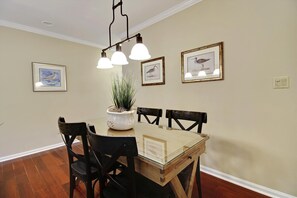 Main Level-Dining Area