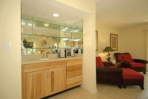 Main Level-Wet Bar