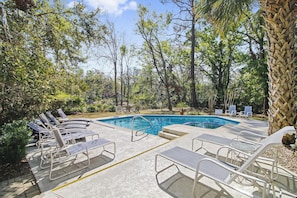 Private Pool & Deck