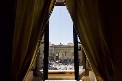 || NEU Unglaubliche Ansicht || Piazza della Signoria apt!